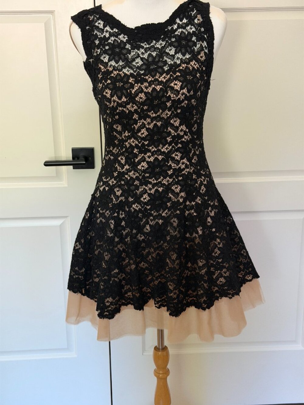 Nha Khanh Black Lace Fit & Flare Cocktail Dress Size 8 Nude Lining